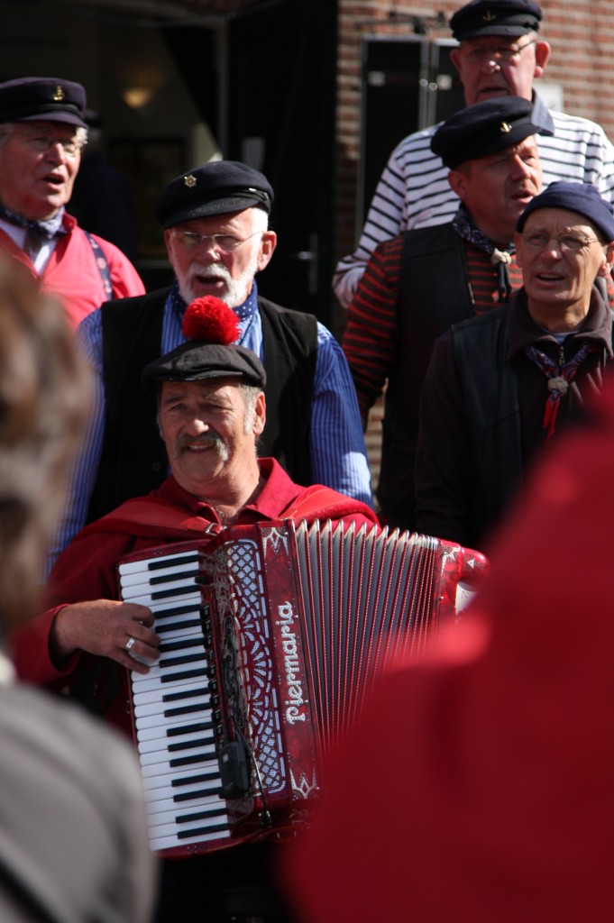 A sailor shanty singer